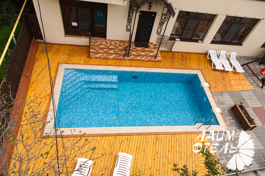 Гостиница "Лайм", Геленджик, Территория, май 2019